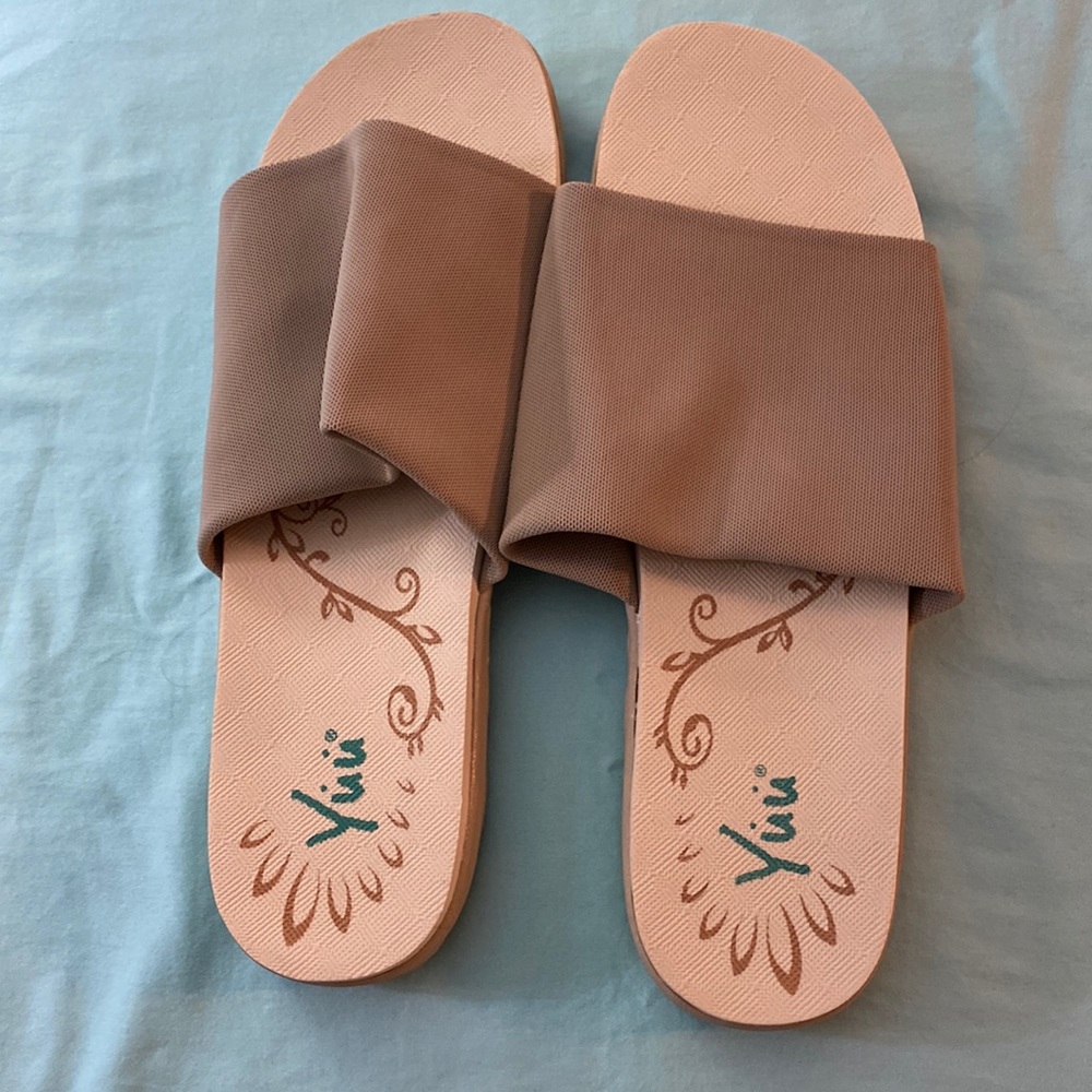 Yuu sandals